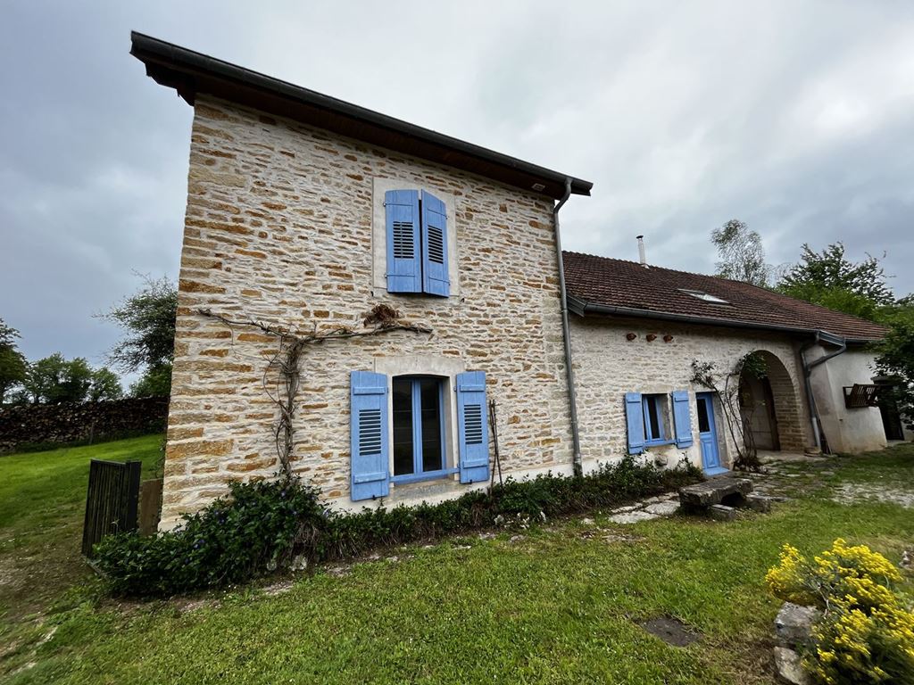 Maison de village LE MAGNORAY 725€ ROUGE IMMOBILIER