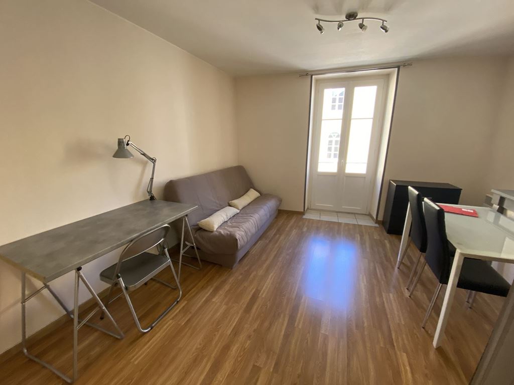 Appartement Studio VESOUL 370€ ROUGE IMMOBILIER