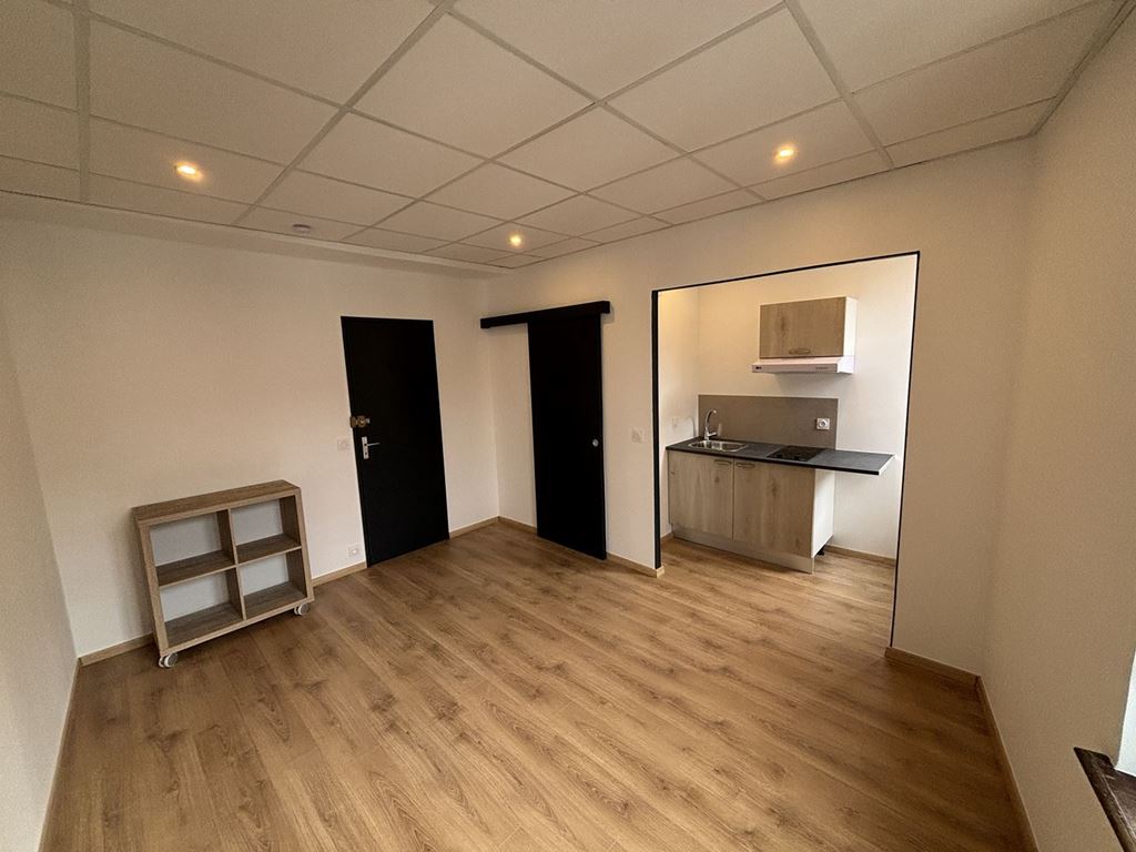 Appartement Studio VESOUL 320€ ROUGE IMMOBILIER