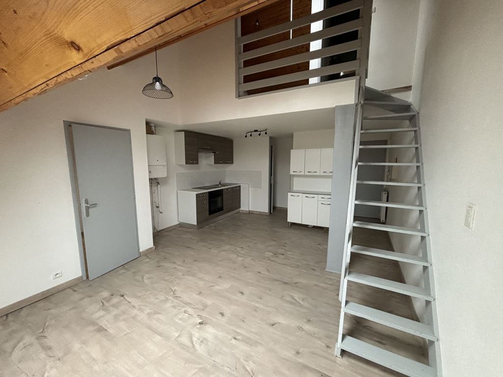 Appartement F2 bis PUSEY 490€ ROUGE IMMOBILIER