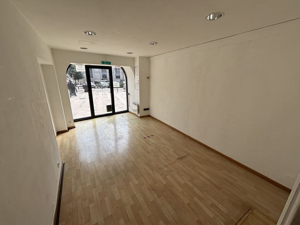 Appartement Local commercial VESOUL 280€ ROUGE IMMOBILIER