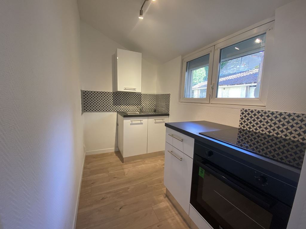 Appartement T1 bis VESOUL 400€ ROUGE IMMOBILIER Appartement T1 bis VESOUL 400€ ROUGE IMMOBILIER