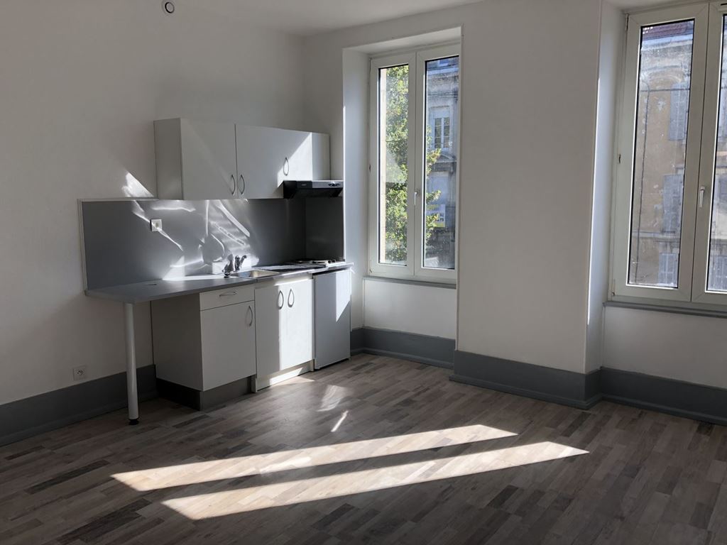 Appartement F1 bis VESOUL 400€ ROUGE IMMOBILIER Appartement F1 bis VESOUL 400€ ROUGE IMMOBILIER