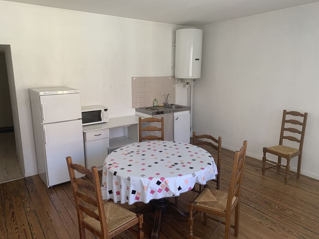 Appartement T1 bis VESOUL 330€ ROUGE IMMOBILIER Appartement T1 bis VESOUL 330€ ROUGE IMMOBILIER