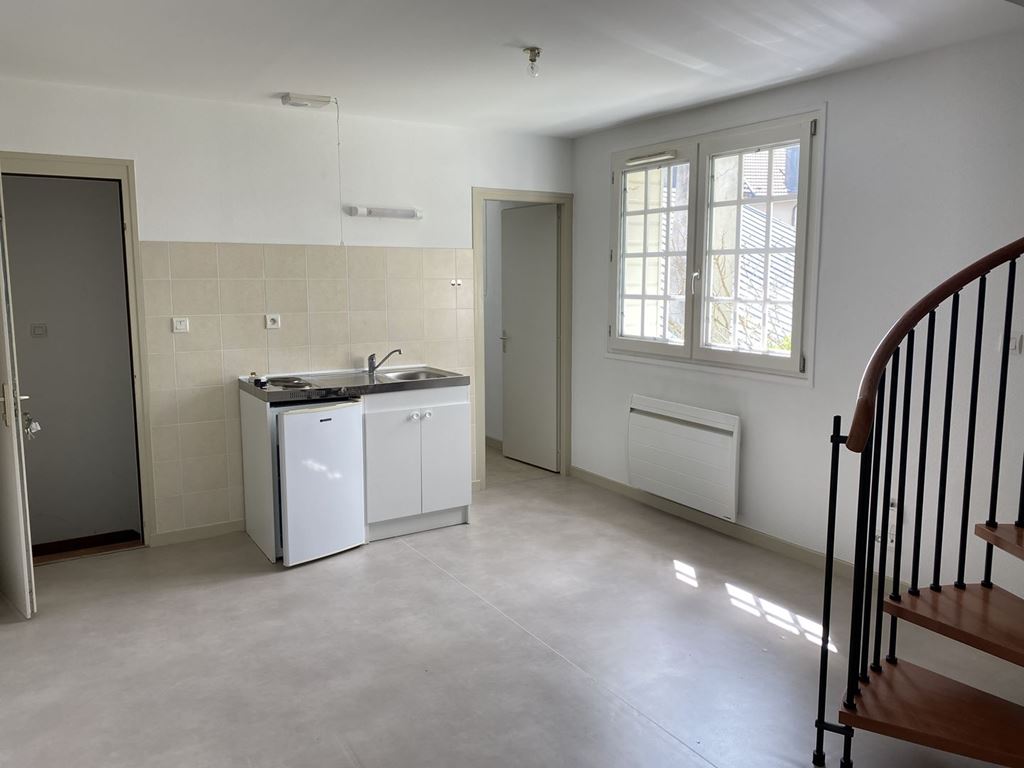 Appartement T1 VESOUL 320€ ROUGE IMMOBILIER Appartement T1 VESOUL 320€ ROUGE IMMOBILIER